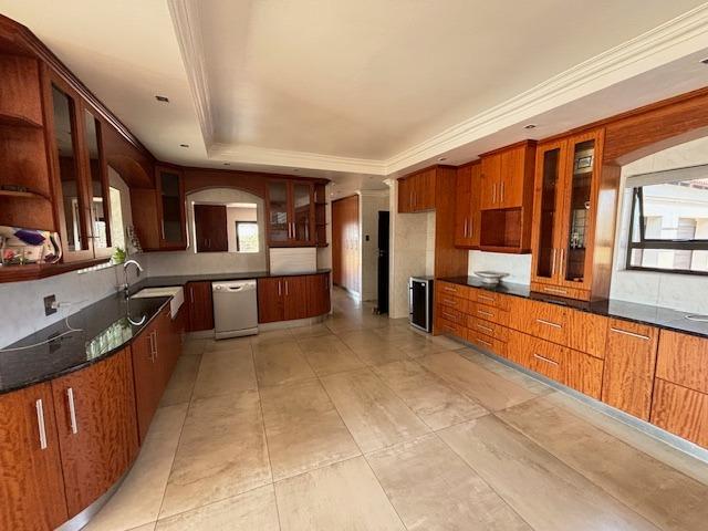 6 Bedroom Property for Sale in Blue Saddle Ranches Gauteng