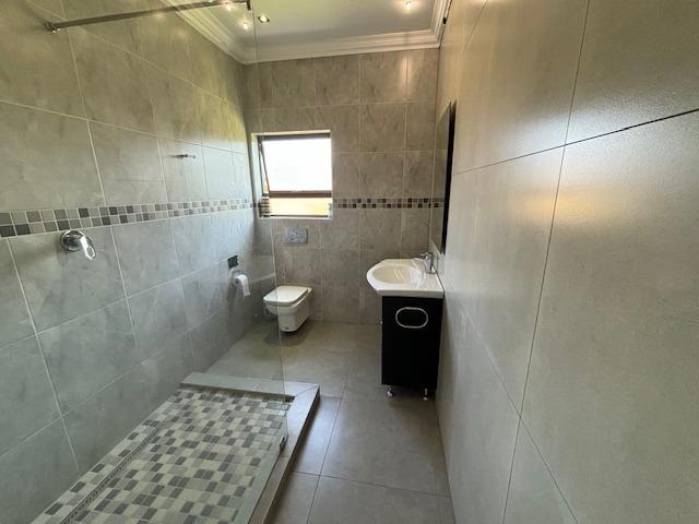 6 Bedroom Property for Sale in Blue Saddle Ranches Gauteng