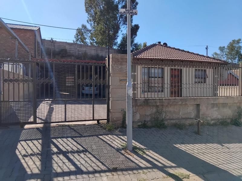 5 Bedroom Property for Sale in Olievenhoutbosch Gauteng