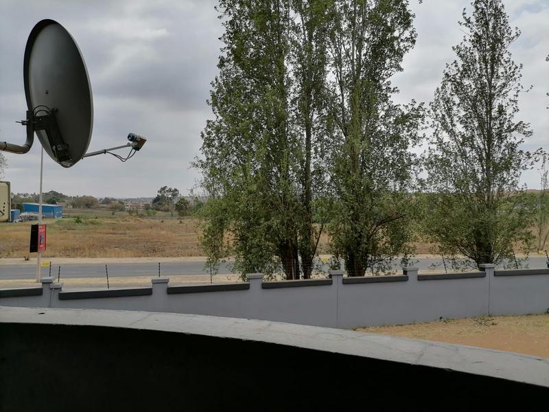 To Let 1 Bedroom Property for Rent in Erand Gardens Gauteng