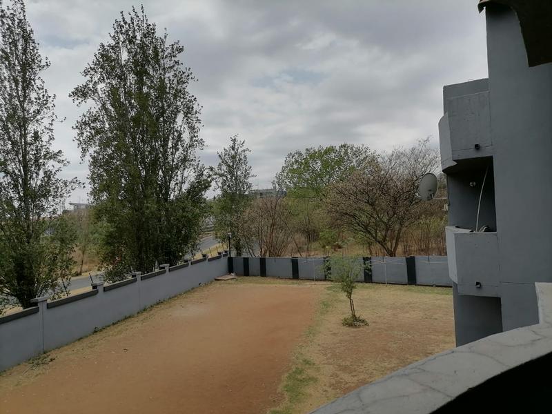 To Let 1 Bedroom Property for Rent in Erand Gardens Gauteng