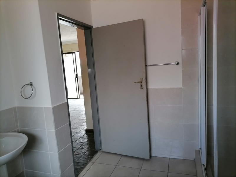 To Let 1 Bedroom Property for Rent in Erand Gardens Gauteng