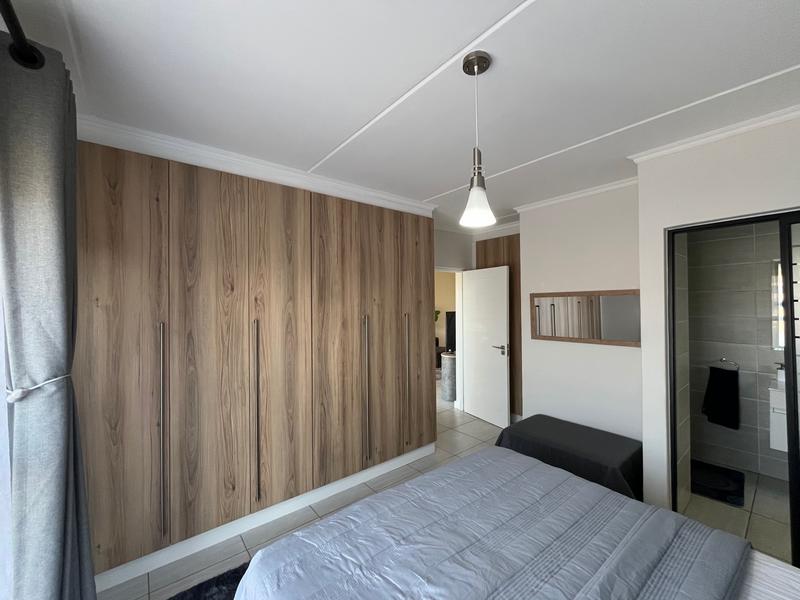 To Let 3 Bedroom Property for Rent in Waterfall Gauteng