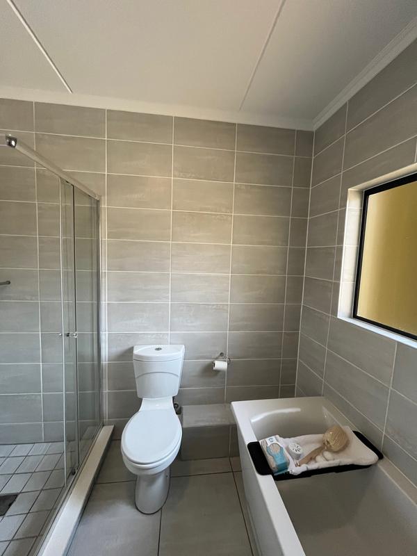 To Let 3 Bedroom Property for Rent in Waterfall Gauteng