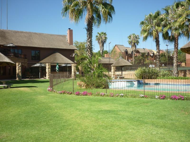 To Let 2 Bedroom Property for Rent in Magaliessig Gauteng