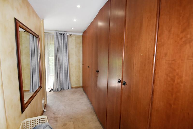 To Let 4 Bedroom Property for Rent in Sandown Gauteng