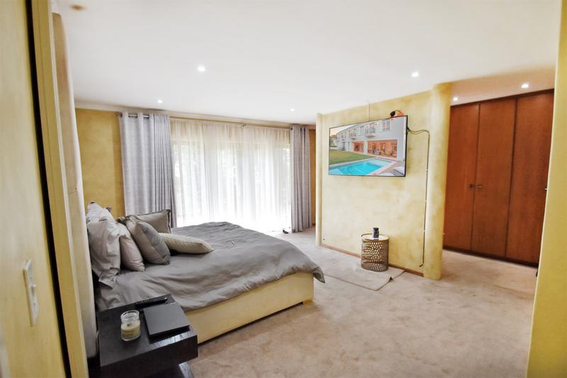 To Let 4 Bedroom Property for Rent in Sandown Gauteng