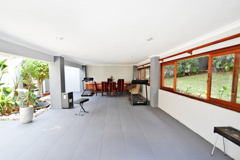 To Let 4 Bedroom Property for Rent in Sandown Gauteng