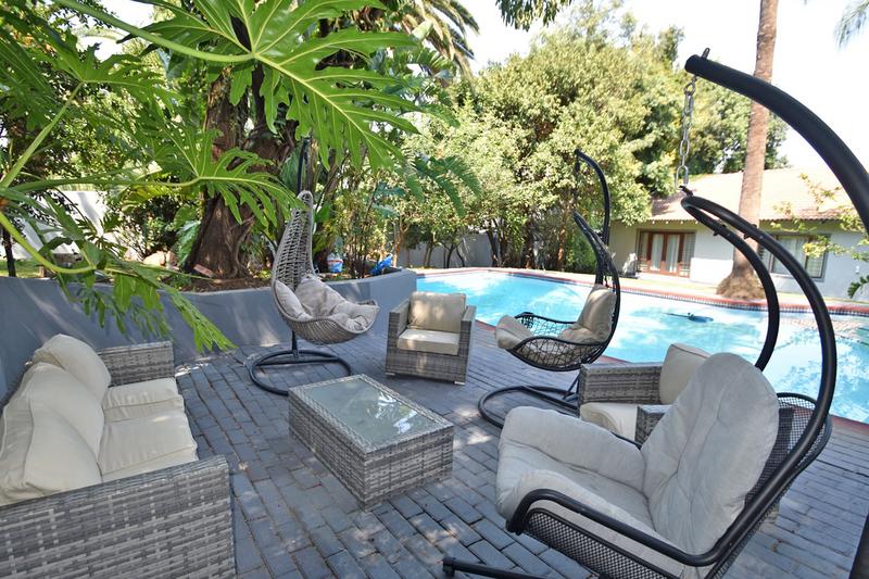 To Let 4 Bedroom Property for Rent in Sandown Gauteng