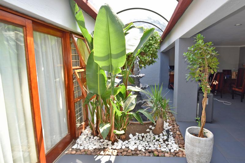 To Let 4 Bedroom Property for Rent in Sandown Gauteng