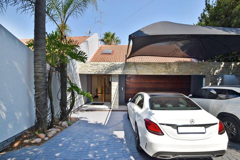 To Let 4 Bedroom Property for Rent in Sandown Gauteng