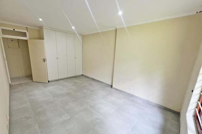 To Let 4 Bedroom Property for Rent in Sandown Gauteng