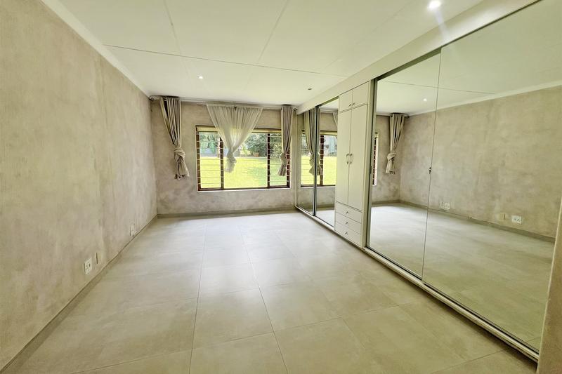 To Let 4 Bedroom Property for Rent in Sandown Gauteng