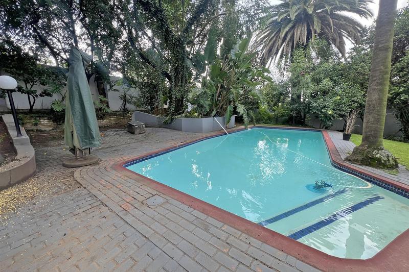 To Let 4 Bedroom Property for Rent in Sandown Gauteng