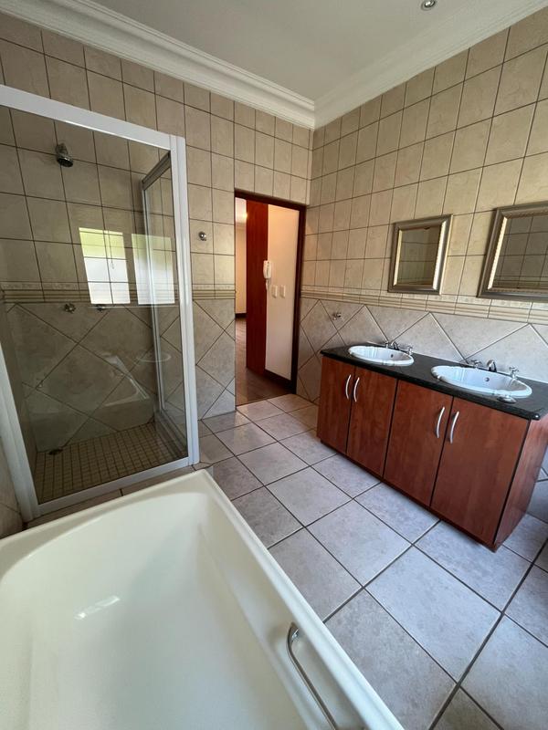 3 Bedroom Property for Sale in Waterkloof Ridge Gauteng