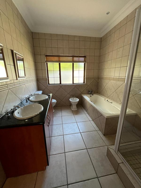 3 Bedroom Property for Sale in Waterkloof Ridge Gauteng