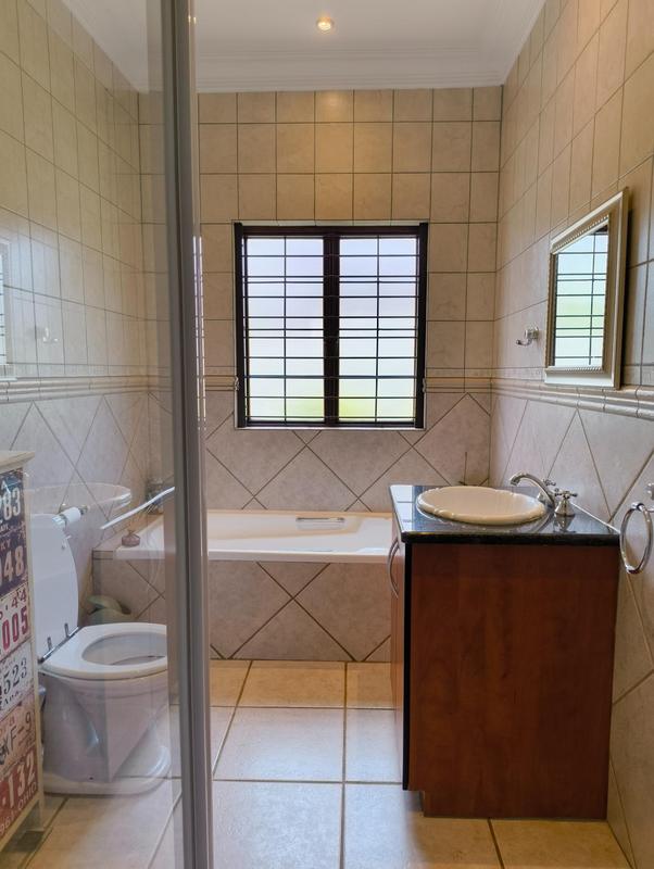 3 Bedroom Property for Sale in Waterkloof Ridge Gauteng