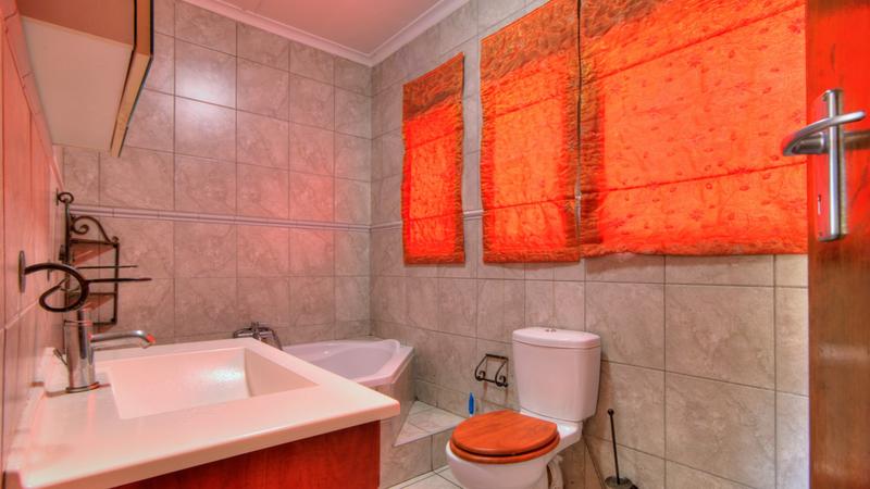 To Let 4 Bedroom Property for Rent in Wendywood Gauteng