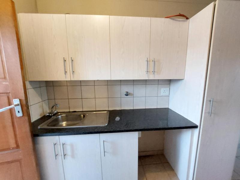 To Let 2 Bedroom Property for Rent in Noordwyk Gauteng