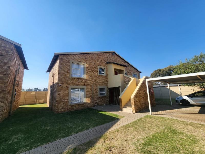2 Bedroom Property for Sale in Toekomsrus Gauteng
