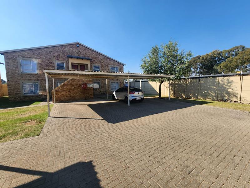 2 Bedroom Property for Sale in Toekomsrus Gauteng