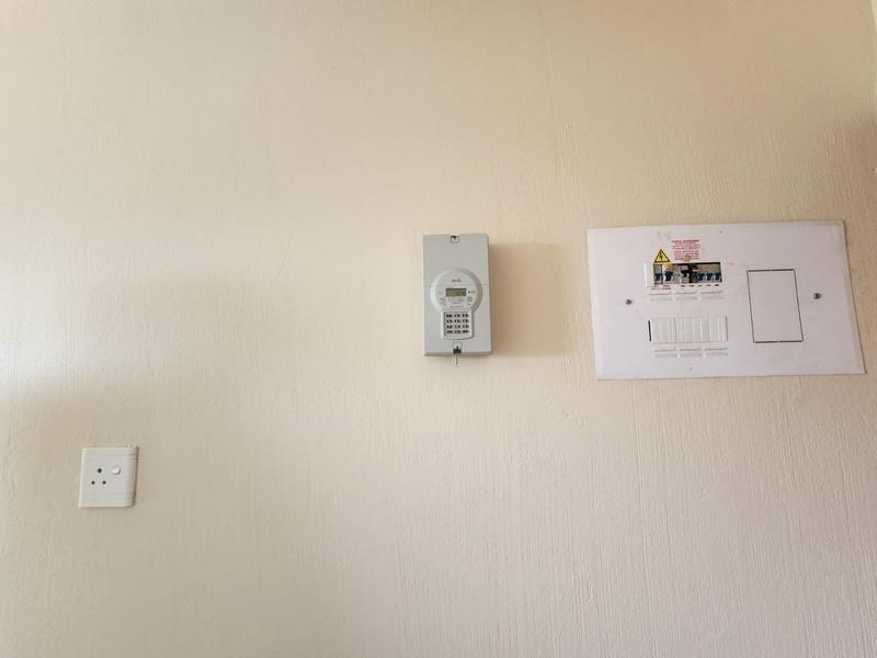 2 Bedroom Property for Sale in Toekomsrus Gauteng