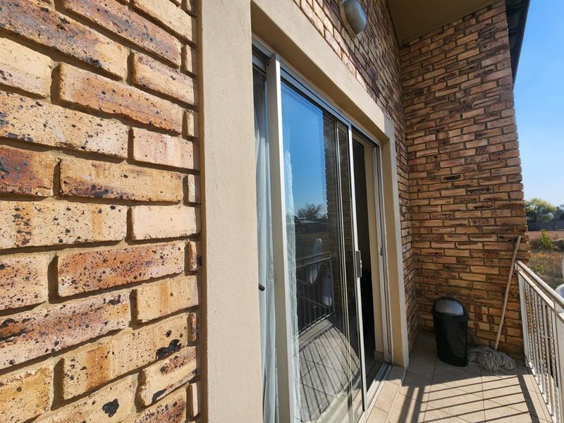 2 Bedroom Property for Sale in Toekomsrus Gauteng