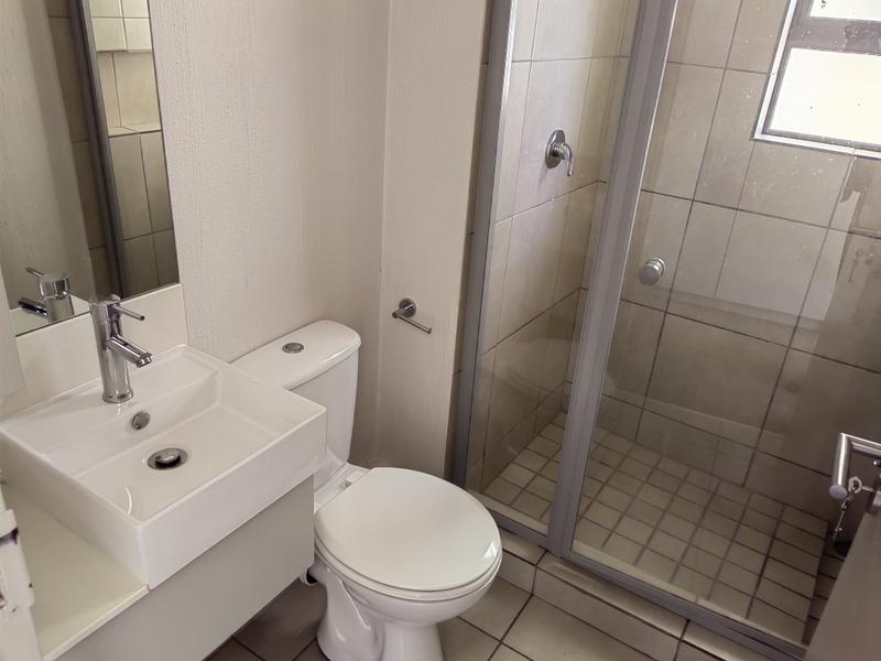 To Let 2 Bedroom Property for Rent in Broadacres Gauteng