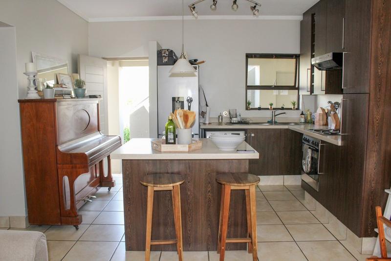 To Let 2 Bedroom Property for Rent in Lonehill Gauteng