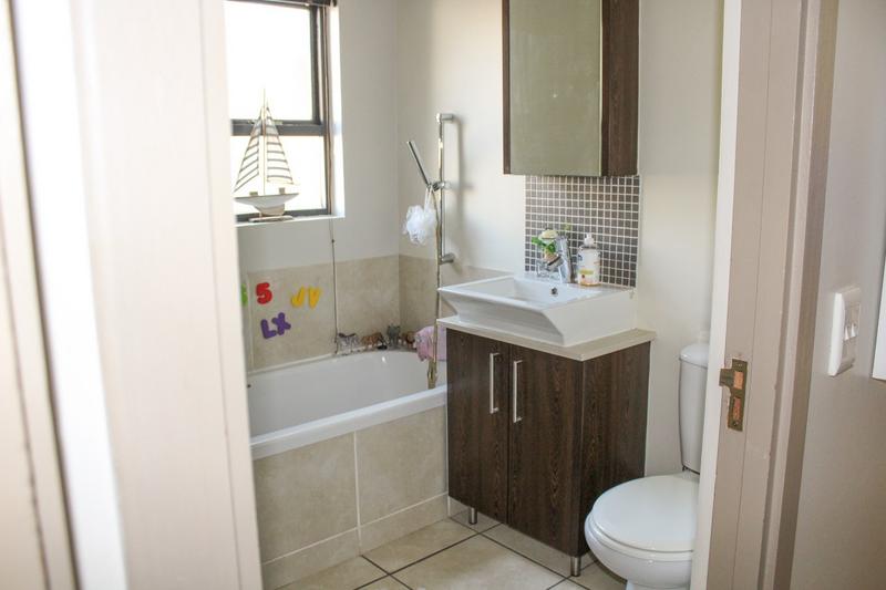 To Let 2 Bedroom Property for Rent in Lonehill Gauteng