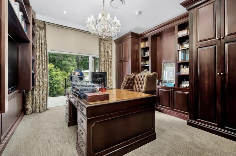 7 Bedroom Property for Sale in Hyde Park Gauteng