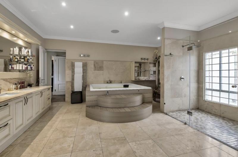 7 Bedroom Property for Sale in Hyde Park Gauteng