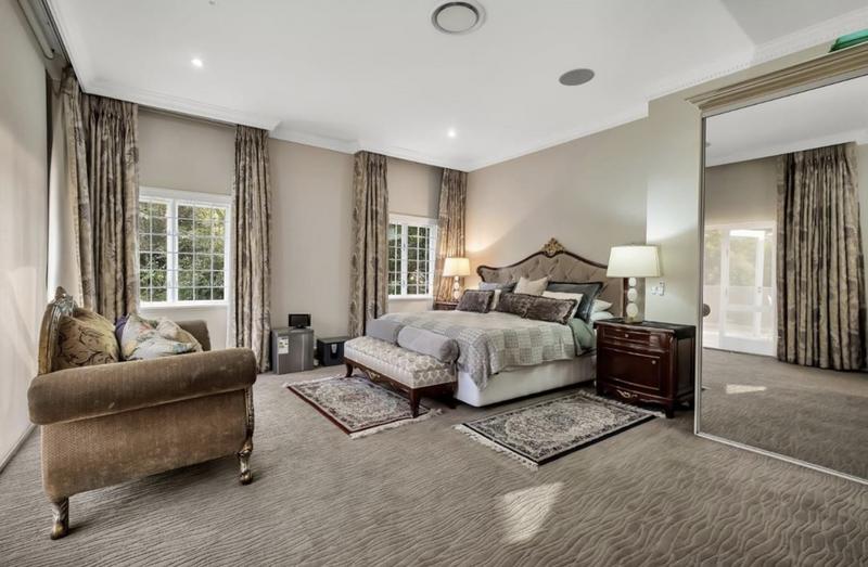 7 Bedroom Property for Sale in Hyde Park Gauteng