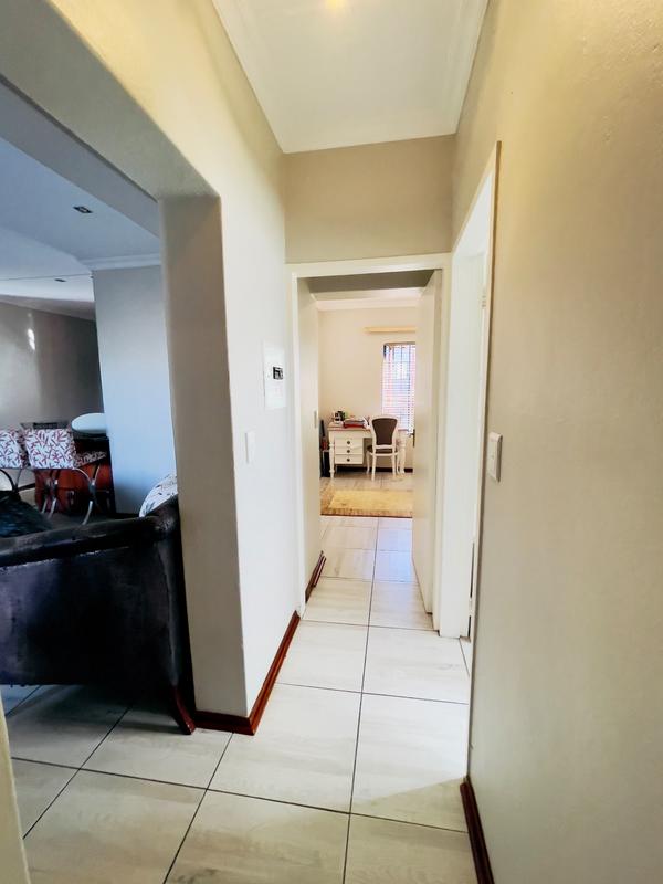 2 Bedroom Property for Sale in Paulshof Gauteng