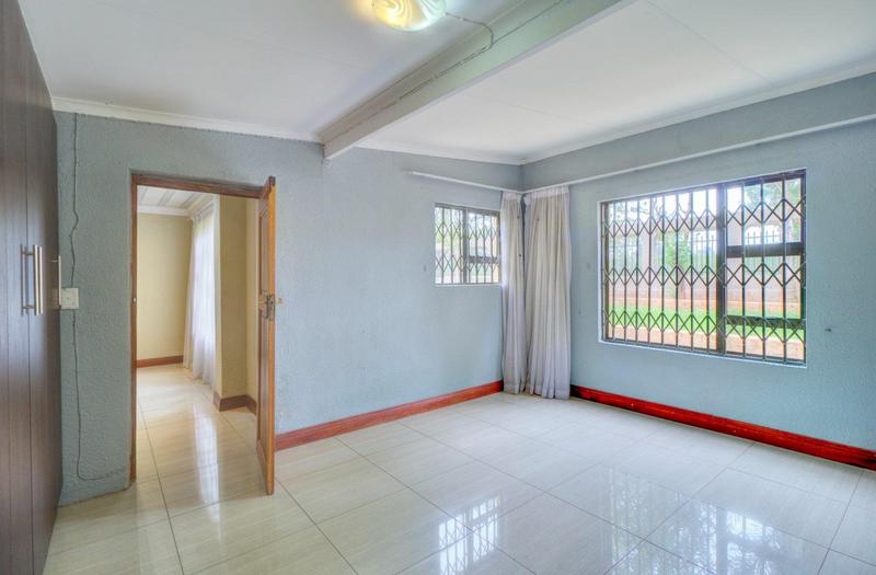 5 Bedroom Property for Sale in Florida Gauteng