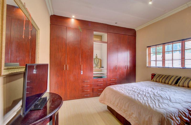 5 Bedroom Property for Sale in Florida Gauteng