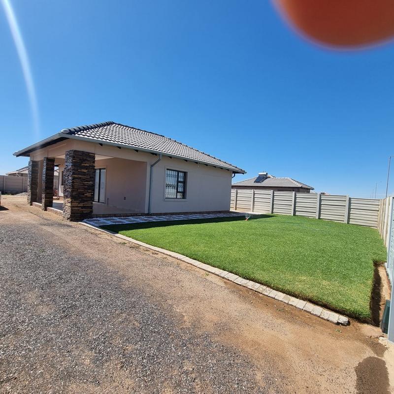 To Let 3 Bedroom Property for Rent in Azaadville Gauteng