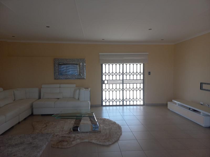 To Let 3 Bedroom Property for Rent in Azaadville Gauteng