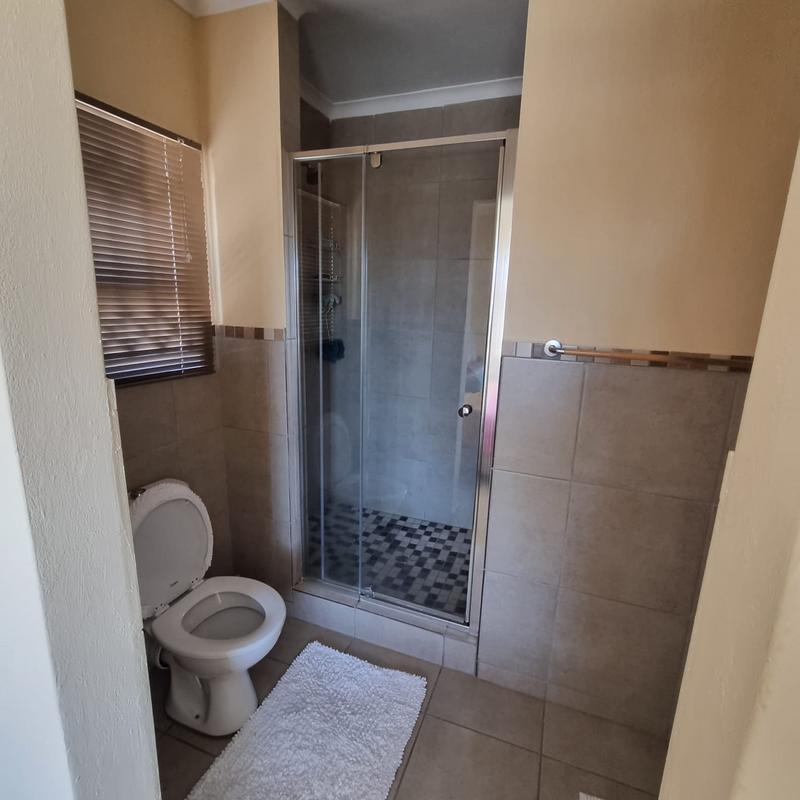 To Let 3 Bedroom Property for Rent in Azaadville Gauteng