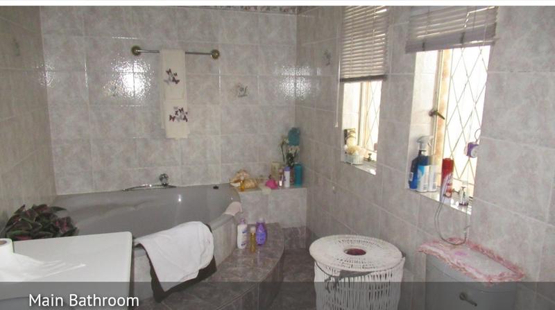 4 Bedroom Property for Sale in Bassonia Gauteng