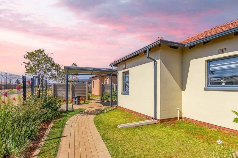 2 Bedroom Property for Sale in Protea Glen Gauteng