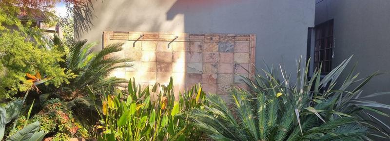 4 Bedroom Property for Sale in Lisdogan Park Gauteng