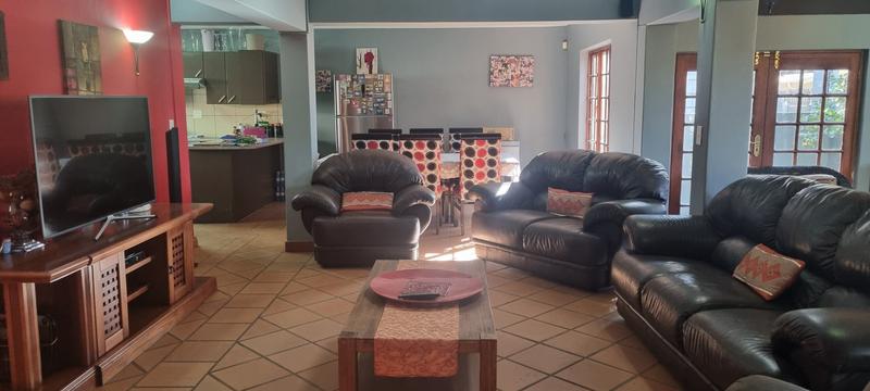 4 Bedroom Property for Sale in Lisdogan Park Gauteng