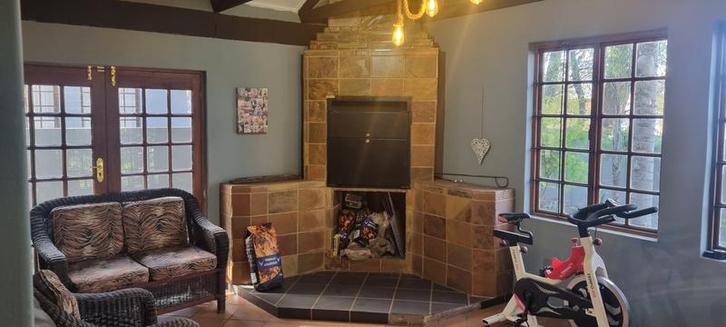 4 Bedroom Property for Sale in Lisdogan Park Gauteng