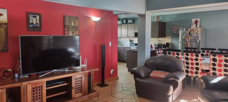 4 Bedroom Property for Sale in Lisdogan Park Gauteng