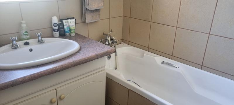 4 Bedroom Property for Sale in Lisdogan Park Gauteng