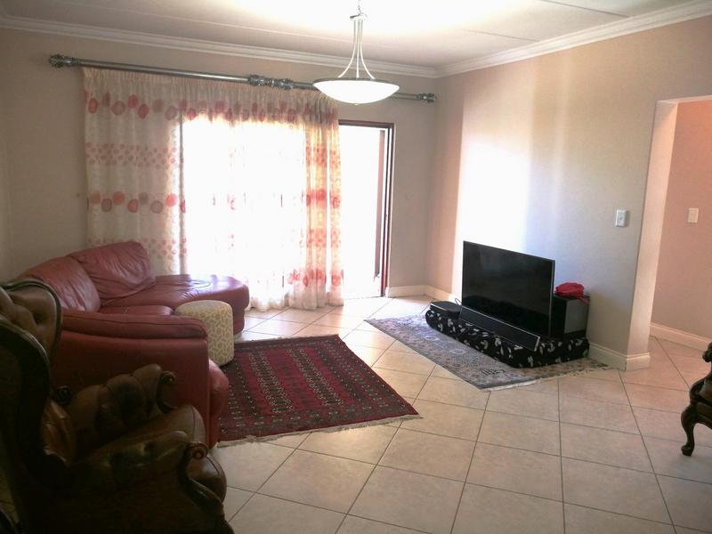 2 Bedroom Property for Sale in Crowthorne Gauteng