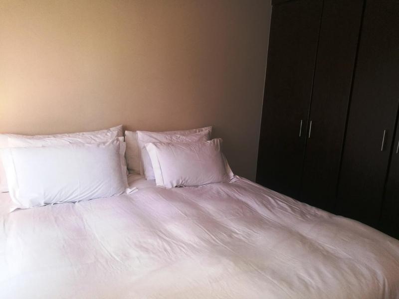 2 Bedroom Property for Sale in Crowthorne Gauteng