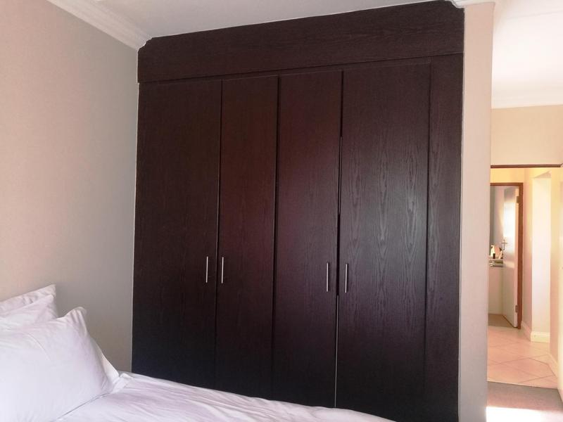 2 Bedroom Property for Sale in Crowthorne Gauteng