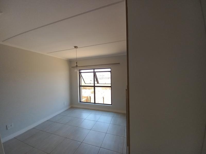 To Let 3 Bedroom Property for Rent in Waterfall Gauteng